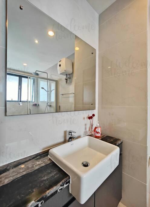 Bay Laurel, Country Garden Danga Bay Homestay By Welcome Home Johor Bahru Zewnętrze zdjęcie